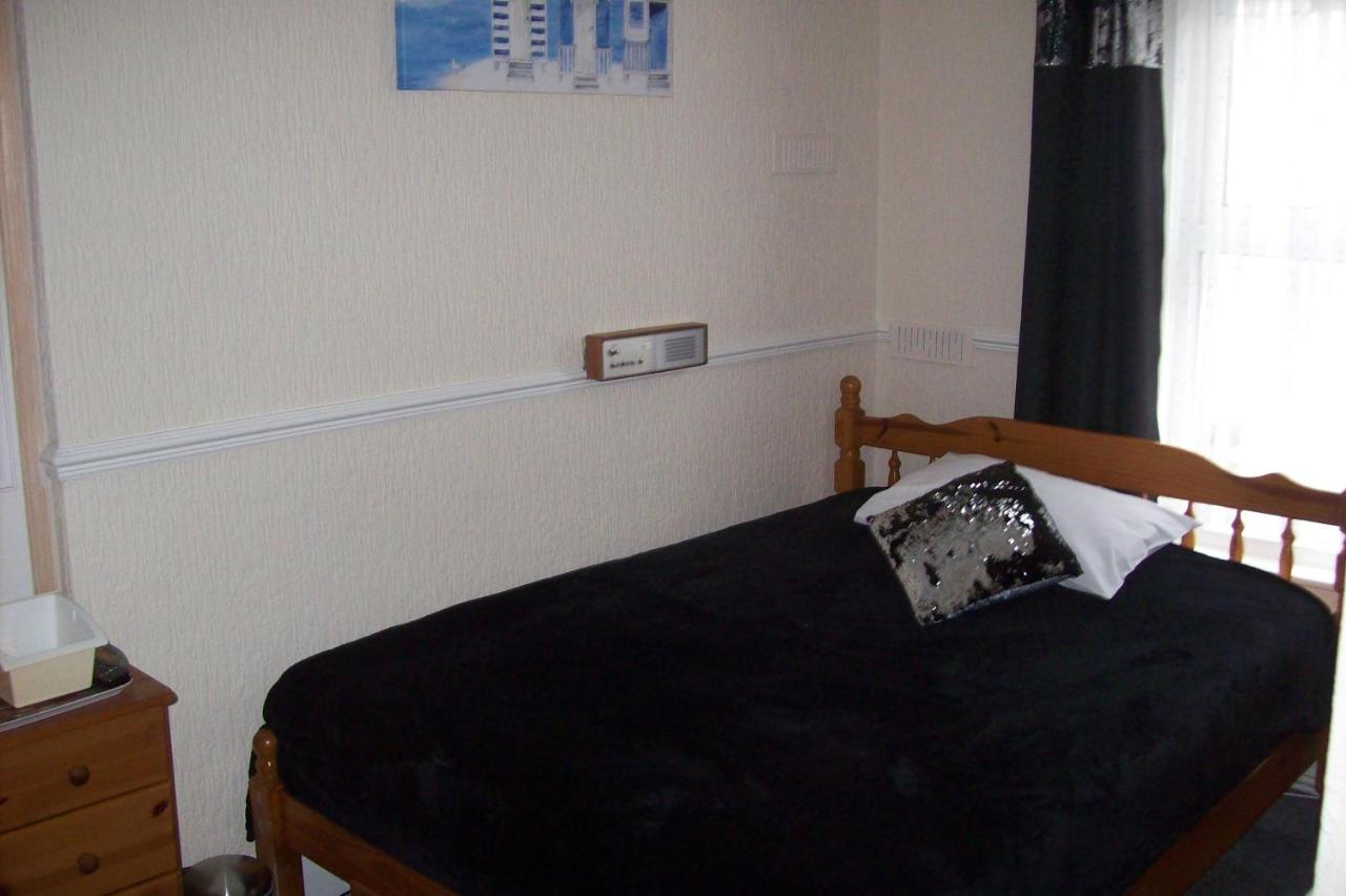 Avalon Guest Accommodation Great Yarmouth Exterior foto